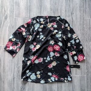 NWT AGB Floral Mid-Sleeve Crepe Blouse With Bell Sleeves
